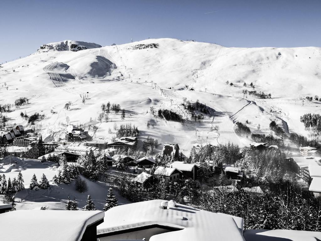 Hotel Turan Les Deux Alpes Exterior photo