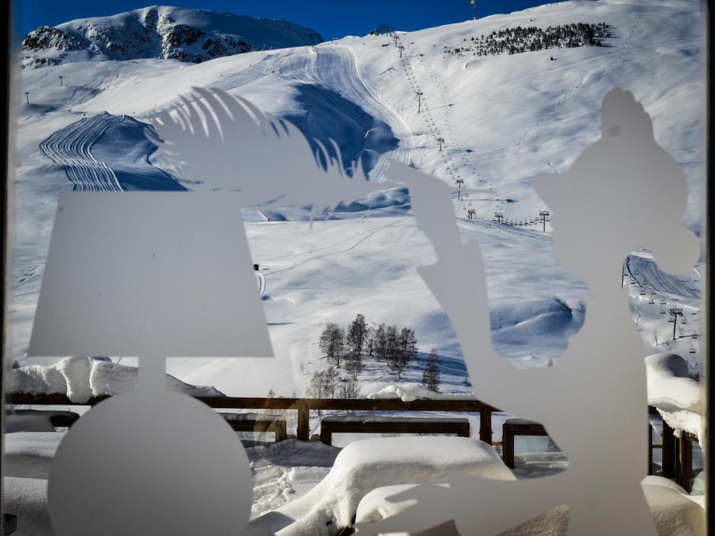 Hotel Turan Les Deux Alpes Exterior photo