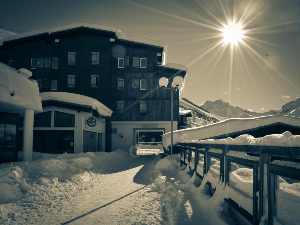 Hotel Turan Les Deux Alpes Exterior photo